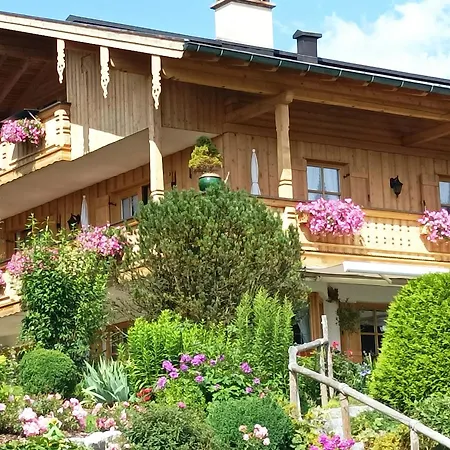 Kunz Apartment *